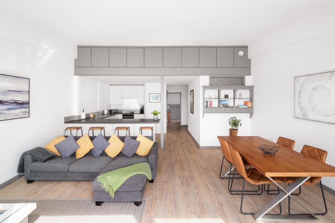 Lancing Beach Apartment. Экстерьер фото