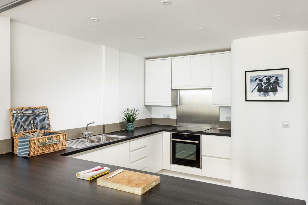 Lancing Beach Apartment. Экстерьер фото