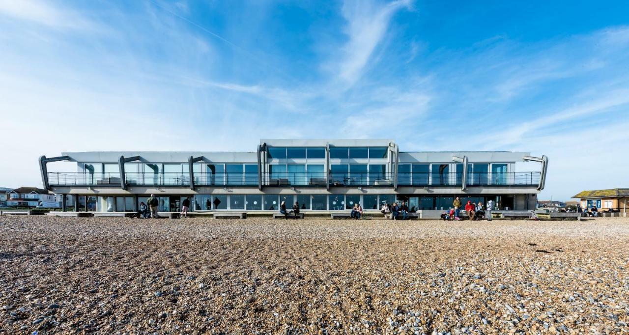 Lancing Beach Apartment. Экстерьер фото